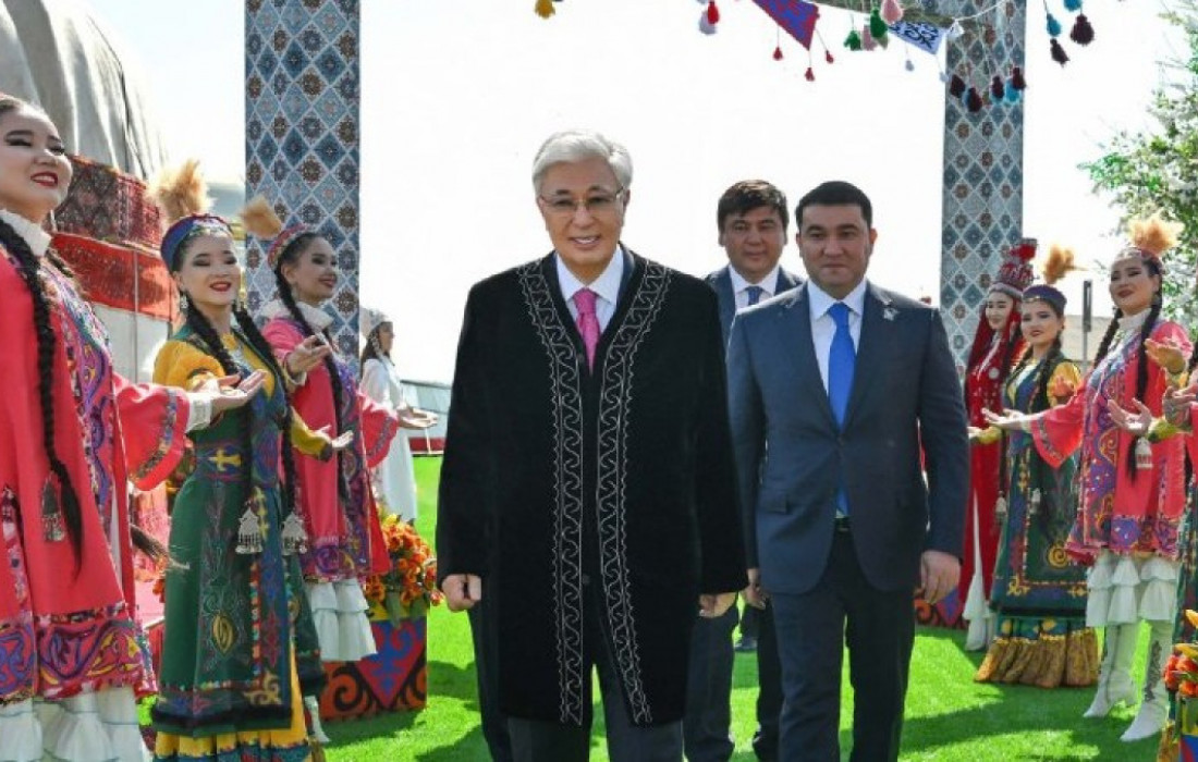 Наурыз рухы: Президент «Керуен сарайда» ұлттық мұра мен дәстүр сабақтастығын тамашалады