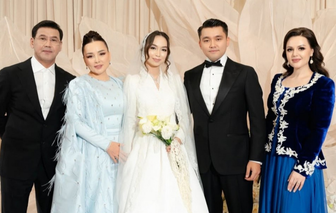 «Асабаға шашылған ақша артық па?» - Жұлдызды тойдағы жүргізушілер сын астында қалды