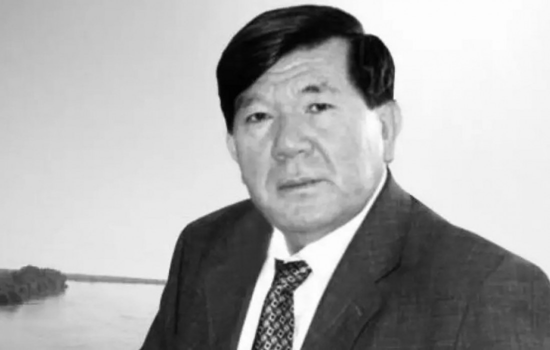 Қазақстанның халық жазушысы, қоғам қайраткері Мұхтар Шаханов өмірден өтті.
