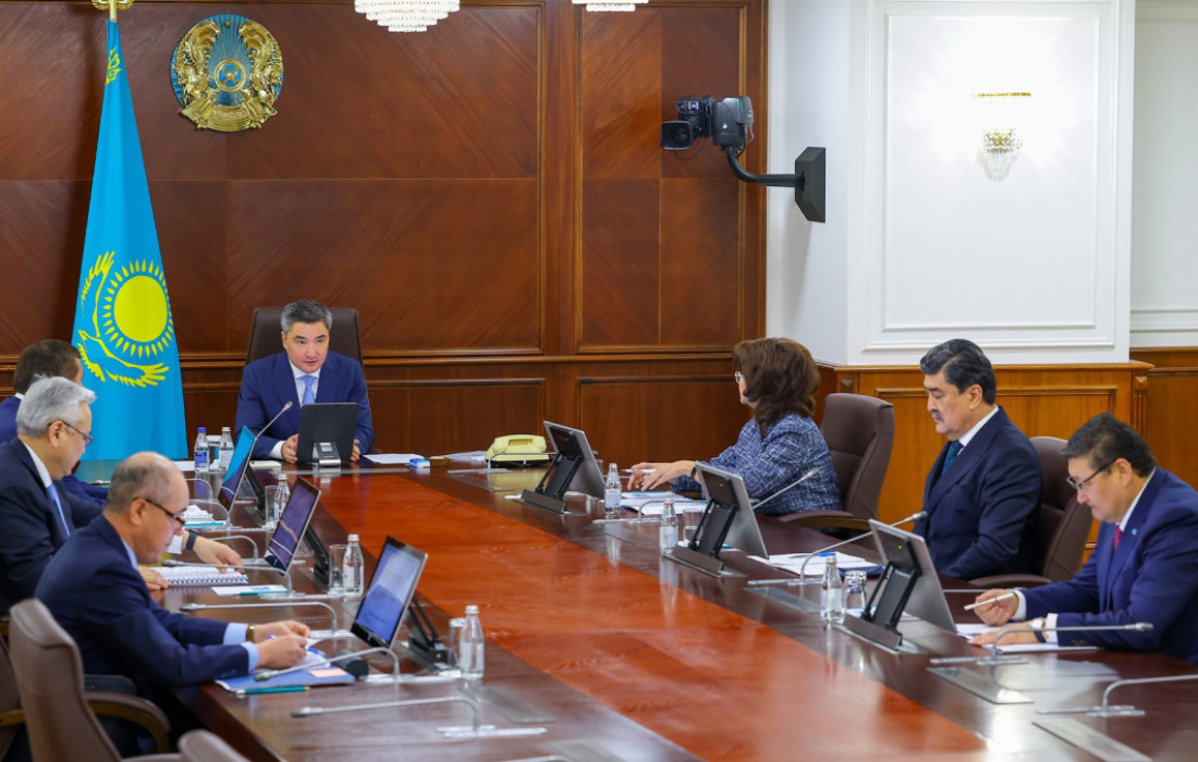 Олжас Бектенов Президенттің «Таза Қазақстан» бастамасын жүзеге асыру бойынша отырыс өткізді