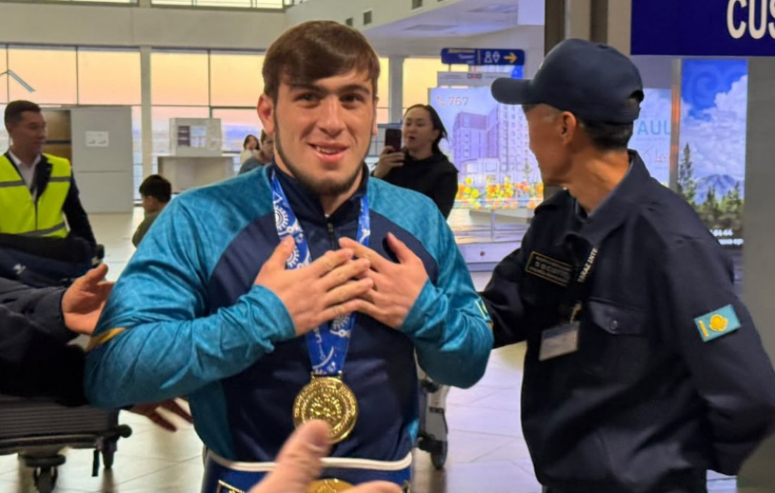 Жамбылдық әлем чемпионы Юсуф Ашраповты салтанатты түрде күтіп алды