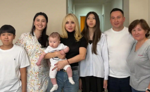 Светлана Лобода алматылықтардың үйінде бешбармақтан дәм татты