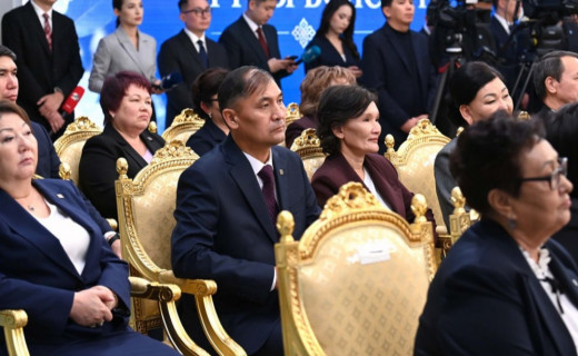 Президент: «Көзі ашық, көкірегі ояу, тәрбиелі, заңға бағынатын адал азаматтар ең алдымен мектептегі мұғалімнен тәлім алады»