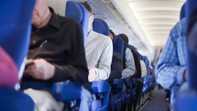 Ұшақта мас болып шу шығарған Ресей азаматына айыппұл салынды