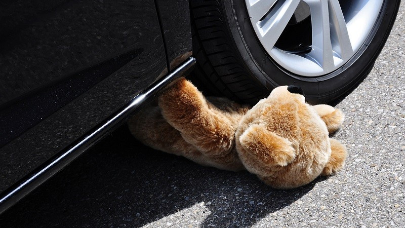 Балабақша жүргізушісі көлігімен сәбиді басып кетті