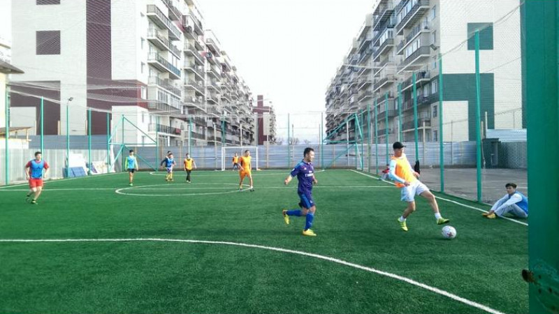 Футбол алаңынан 38 жастағы ер адамның мәйіті табылды