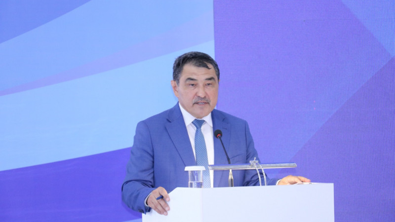 Жамбыл облысының әкімі БАҚ өкілдерімен кездесуі барысында  өзінің қанша жалақы алатынын айтты