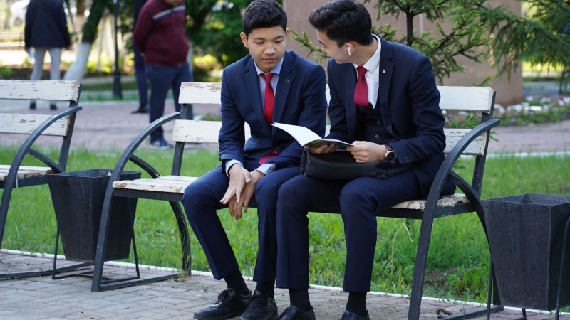 Жетісайда бір мектептің барлық түлегі мемлекеттік білім грантына ие болды