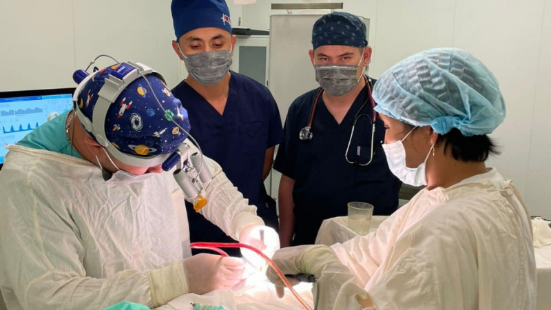 Жамбылдық дәрігерлер бесінші қабаттан құлаған баланы аман алып қалды