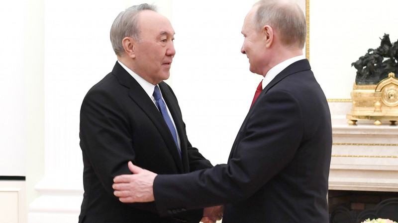 Путин Назарбаевқа тезірек сауығуына тілектестік білдірді