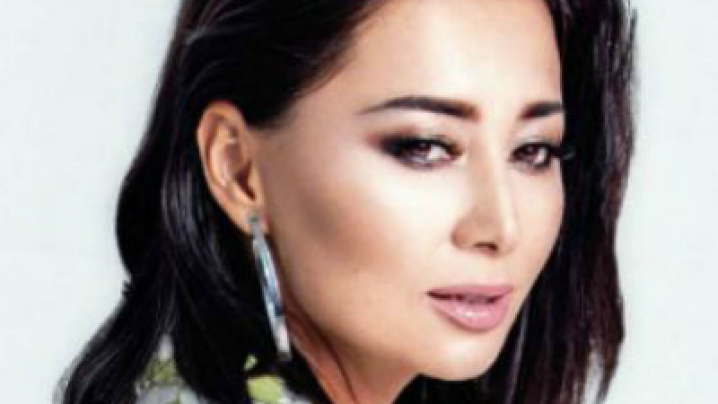 "Көзге еріксіз жас келе берді": Қытайда концертін өткізген Мадина Сәдуақасова қандастар туралы айтты