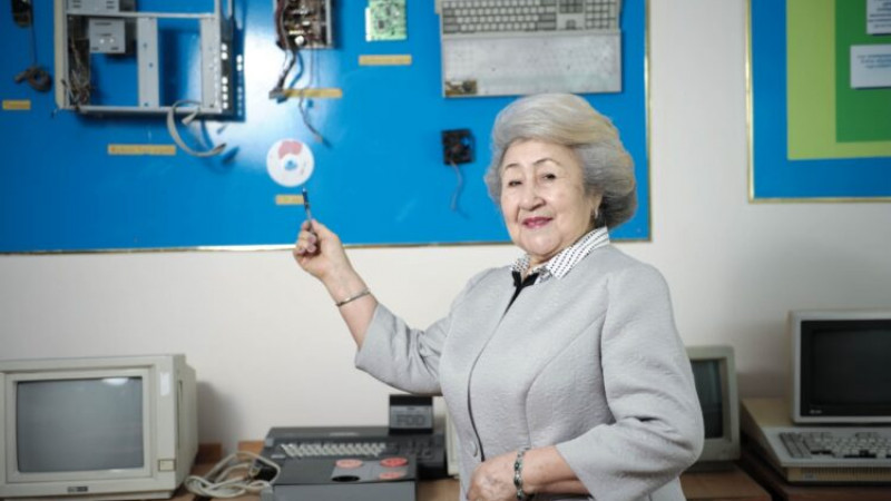 Білім саласының білгірі – Күлжамила ұстаз