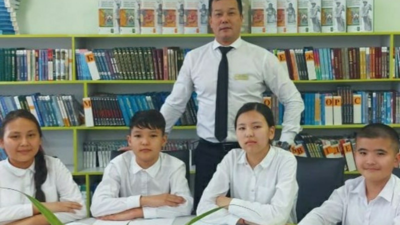 "БАЛА БОЛАШАҚ МАМАНДЫҚТЫ ТЕК 11-СЫНЫПТА ҒАНА ЕМЕС, КЕМ ДЕГЕНДЕ БІР-ЕКІ ЖЫЛ БҰРЫН ТАҢДАУЫ КЕРЕК" - БАЗАРБАЙ ДҮЙСЕНБАЕВ