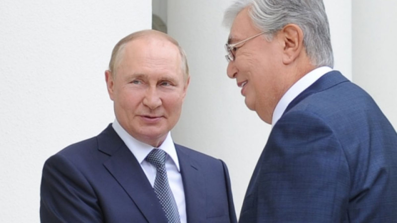 Қасым-Жомарт Тоқаев Ресей Президенті Владимир Путинді елорда әуежайынан қарсы алды