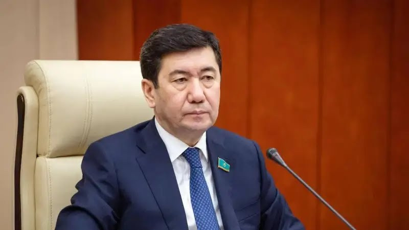 Тоқаевпен өткен отырысқа қатысқан жоқ: Ерлан Қошанов коронавируспен ауырып қалды