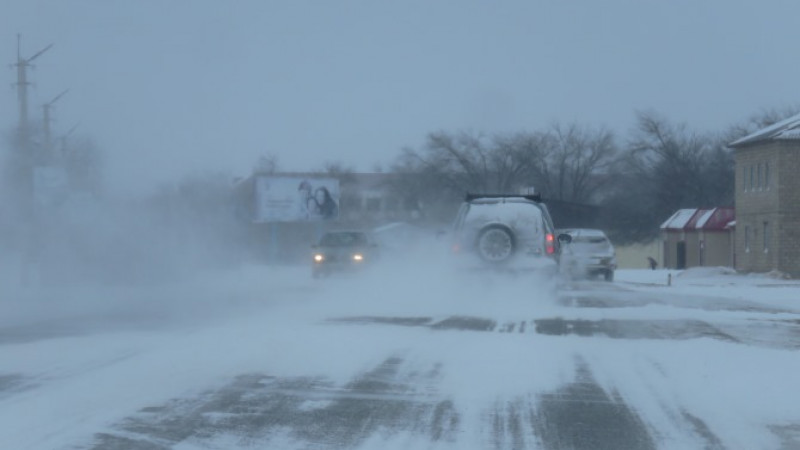 В Сарысуском районе Жамбылской области из-за непогоды обострилась дорожная ситуация