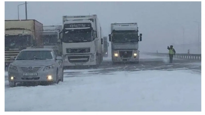 ❗️Ауа райының қолайсыздығына байланысты тасжолдар жабылды