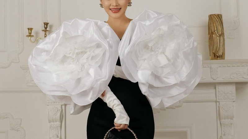 “7-8 млн теңге шамасы”: Ерке Есмахан ескі киімдерін сатып қанша табыс тапқанын айтты.