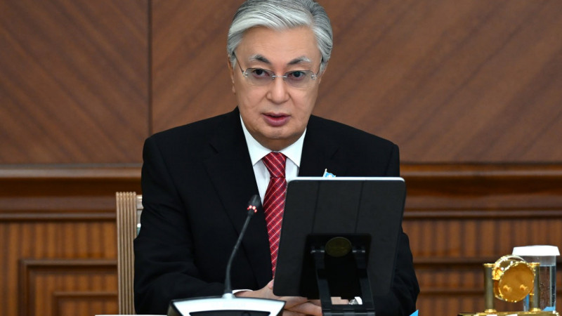 Тоқаев бюджет қаражатына сеніп отыратын әкімдерді сынады