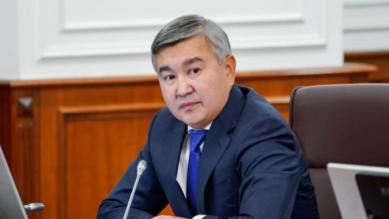 «Гүл мен торттан басқа не керек?». Ұлттық экономика министрі жақындарына қандай сыйлық беретінін айтты