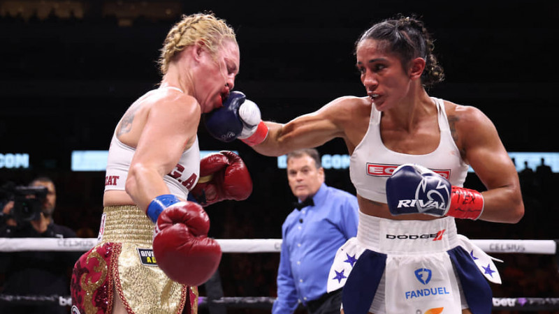 Әйелдер де шлемсіз жұдырықтасатын болды