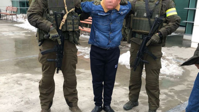 30-дан астам есірткіні жұтып қойған шетелдіктер ұсталды