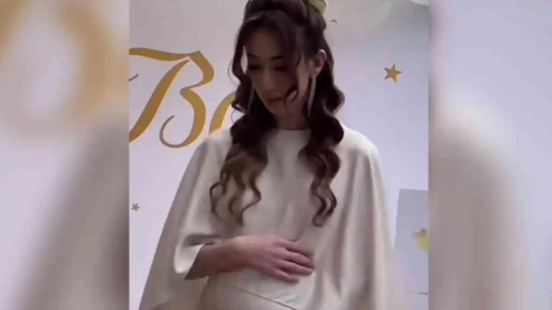 Трансгендер Амилай жүкті екенін көрсетті