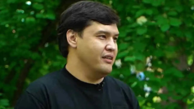 "Әркім өз жолымен кетті": Салтанаттың ағасы бірінші әйелімен неге ажырасқаны белгілі болды Айтбектің айтуынша, оның бірінші некесінде, ел айтып жүргендей, ұрып-соғу, тұрмыстық зорлық-зомбылық болған жоқ.