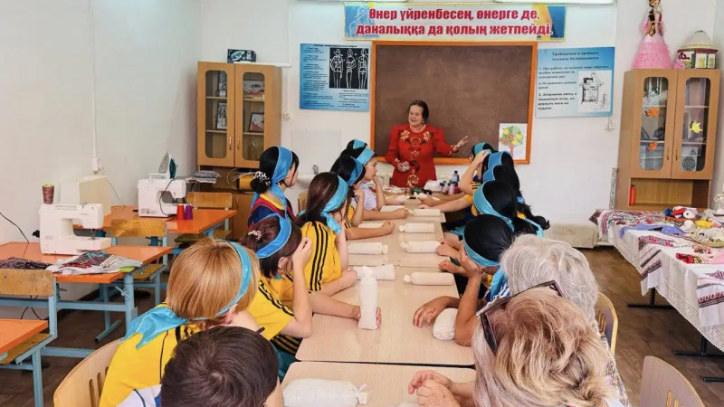 Қолөнер сиқыры: Жастарға арналған шеберлік сағаты