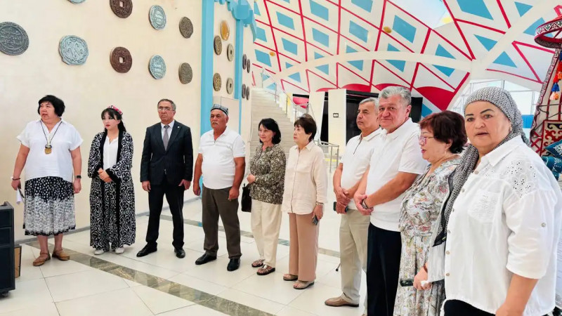 Таразда ұйғыр этносының ұлттық өнері мен рухани мәдениетіне арналған бірегей көрме ашылды