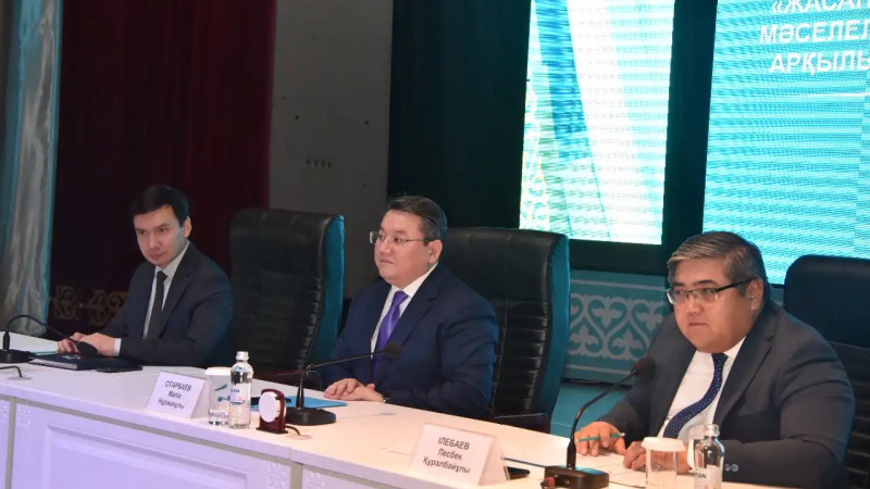 ПРЕЗИДЕНТ КЕҢЕСШІСІ МӘЛІК ОТАРБАЕВ БАЙЗАҚ АУДАНЫ ТҰРҒЫНДАРЫМЕН КЕЗДЕСТІ