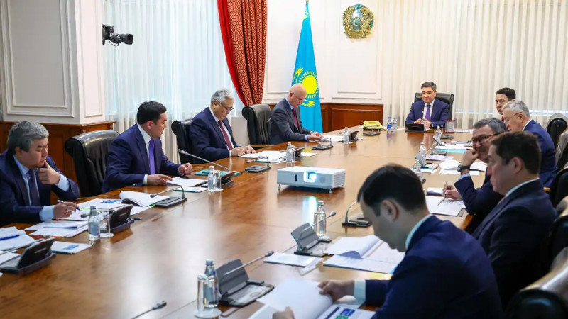 Олжас Бектенов энергия тапшылығы мәселесін шешу үшін жаңа қуаттарды генерациялау мәселелері бойынша жиын өткізді