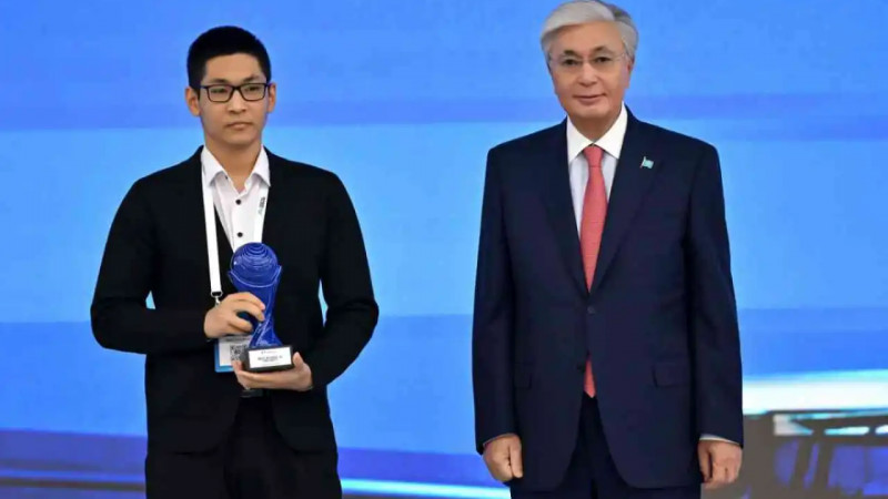 Президент марапатына ие болған жамбылдық жас өнертапқыш: ÚMIT жобасы инклюзивті болашаққа жол ашады