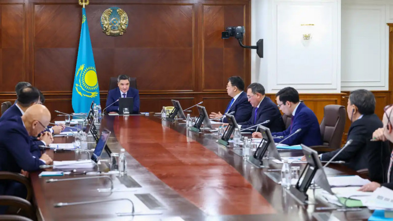 Инвестициялар және инфрақұрылым: Премьер-министр Мемлекет басшысының тапсырмалары аясында Алатау қаласын дамыту жөніндегі кеңес отырысын өткізді