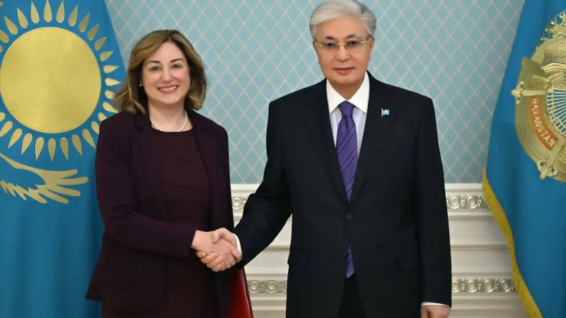 Мемлекет басшысы АҚШ елшісі Джули Стаффтты қабылдады