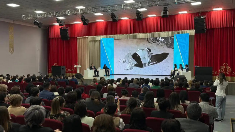 Жамбыл облысында бала тәрбиесіне арналған ата-аналар форумы өтті: қоғам мен отбасы серіктестігі нығая түсті