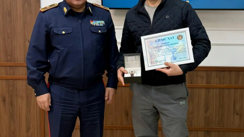 Таразда 13 жастағы қыздың ұрлануына жол бермеген ер адам марапатталды