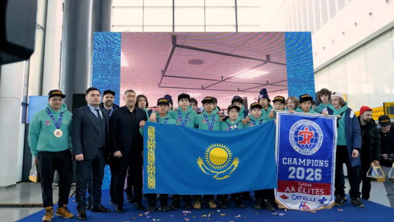 Pee-Wee халықаралық турнирінің чемпиондары: астаналық жас хоккейшілер елге оралды