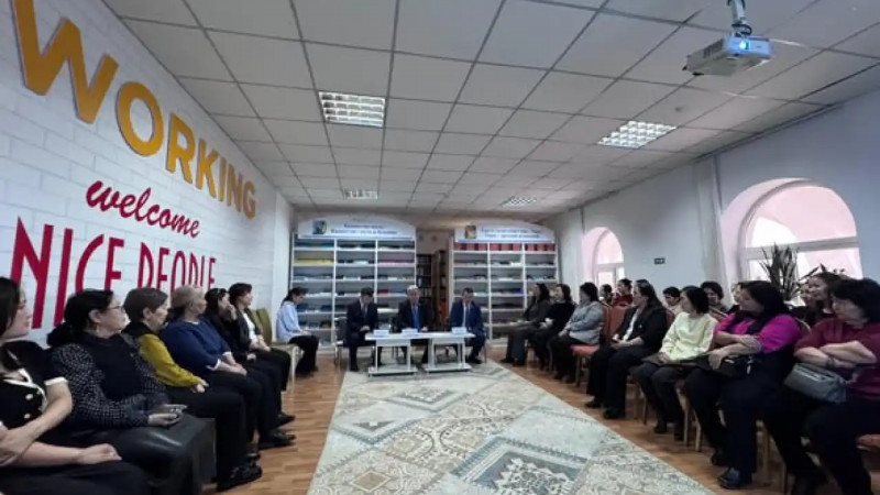 Таразда кітапхана ұжымымен Жаңа Конституция жобасы талқыланды