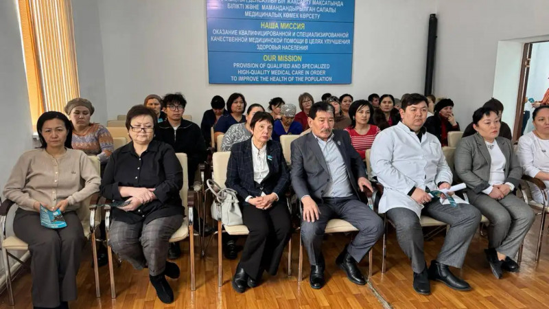 Айқын мақсат – тұрақты даму кепілі: жаңа Конституция жобасы медицина қызметкерлерімен талқыланды