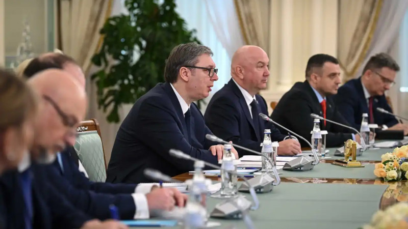 Александр Вучич қонақжайлық танытқаны үшін Президент Қасым-Жомарт Тоқаевқа алғыс айтып, Белград Астанамен сан қырлы ынтымақтастықты одан әрі кеңейтуге дайын екенін растады