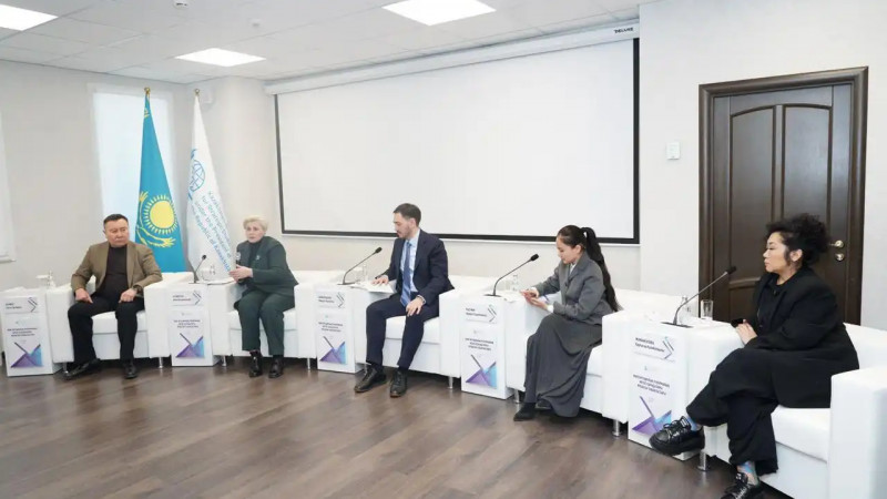 ҚСЗИ-де жас сарапшылар Конституциялық комиссия мүшелерімен бірге жаңа Конституция жобасының негізгі жаңашылдықтарын талқылады