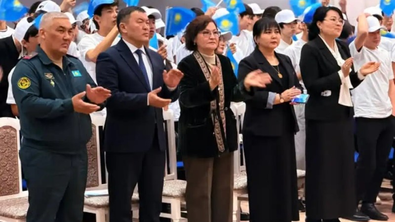 Жаңатаста студенттермен жаңа реформалар туралы кездесу өтті