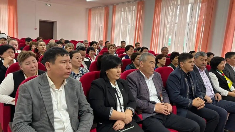 Жамбылдық ұстаздармен референдумның маңызы талқыланды