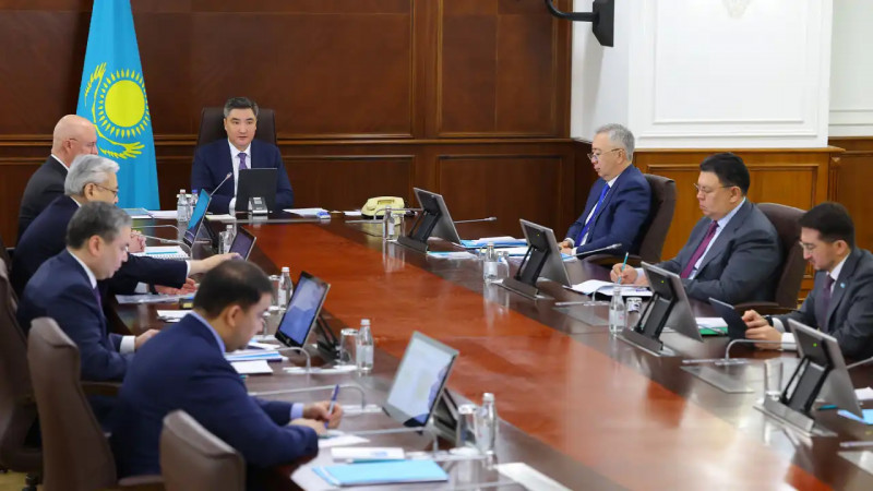 185 мың отбасы баспана жағдайын жақсартты: Олжас Бектенов құрылыс қарқынын сақтап, сапаны бақылауда ЖИ жобаларын жеделдетуді тапсырды