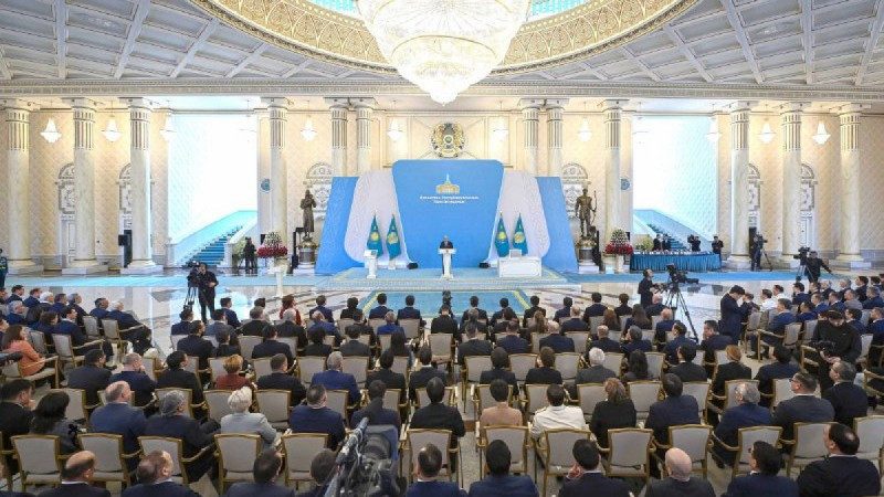 Жаңа дәуірдің бастауы: Халық Конституциясы Қазақстанды жаңғыру жолына бастайды