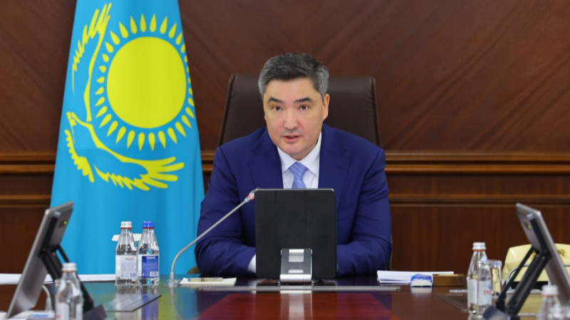 Еңбек және халықты әлеуметтік қорғау саласында әділетті әрі қауіпсіз еңбек жағдайларын қамтамасыз етуге баса назар аударылған - Олжас Бектенов