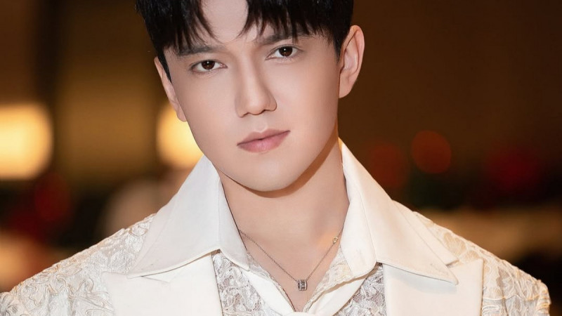 Димаштың фанаттары «Дайдидауды» қазақ тілінде орындады