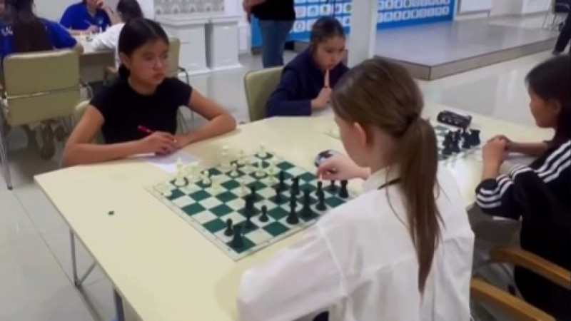 Таразда есту қабілеті зақымданған жастар арасында шахматтан Қазақстан Республикасының чемпионаты өтуде