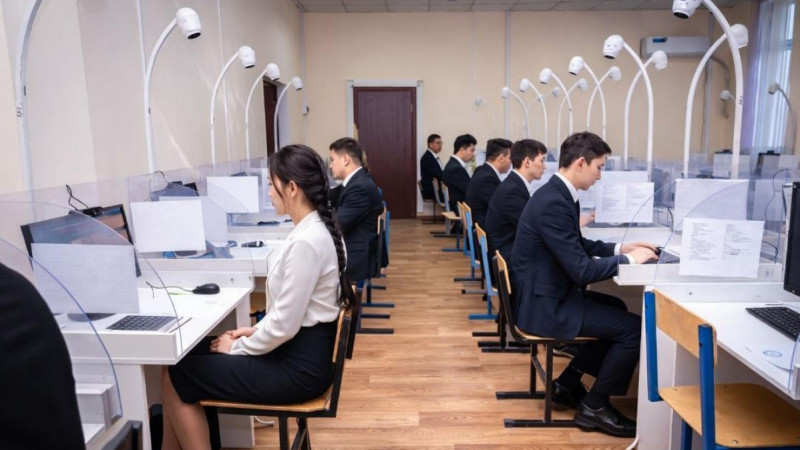 Қазақстандағы ең ірі тестілеу кезеңі: 117 мың талапкер ҰБТ тапсырды